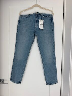 Zara Light Blue Straight-Leg Women’s Jeans